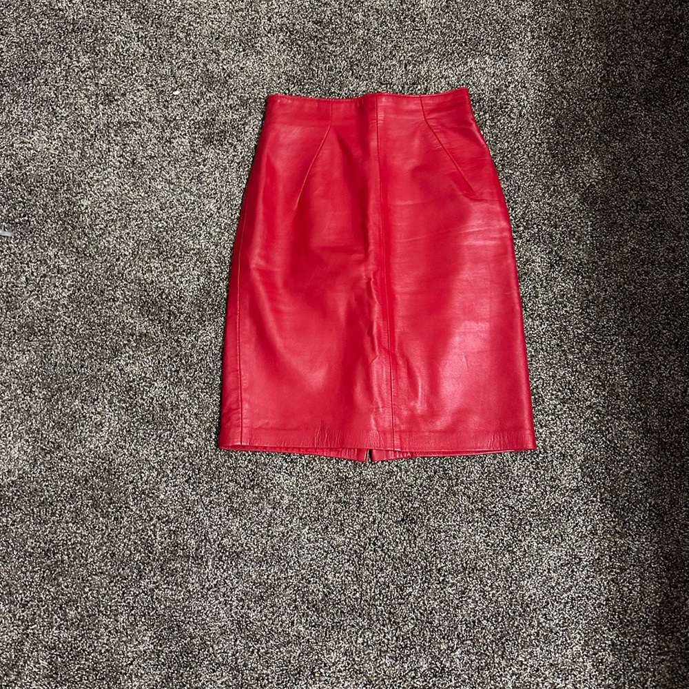 Vintage Michael Hoban Vibrant Red Leather Pencil Skirt in a size 5/6